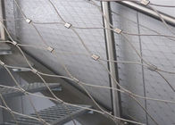 O corrimão flexível cerca a rede de arame da balaustrada do balcão SS304