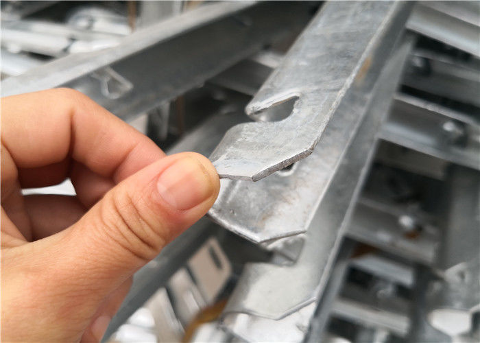 Braço de extensão do arame farpado 45°, braço galvanizado 3 costas 2 1/2” X do fio de Barb 1 5/8&quot;